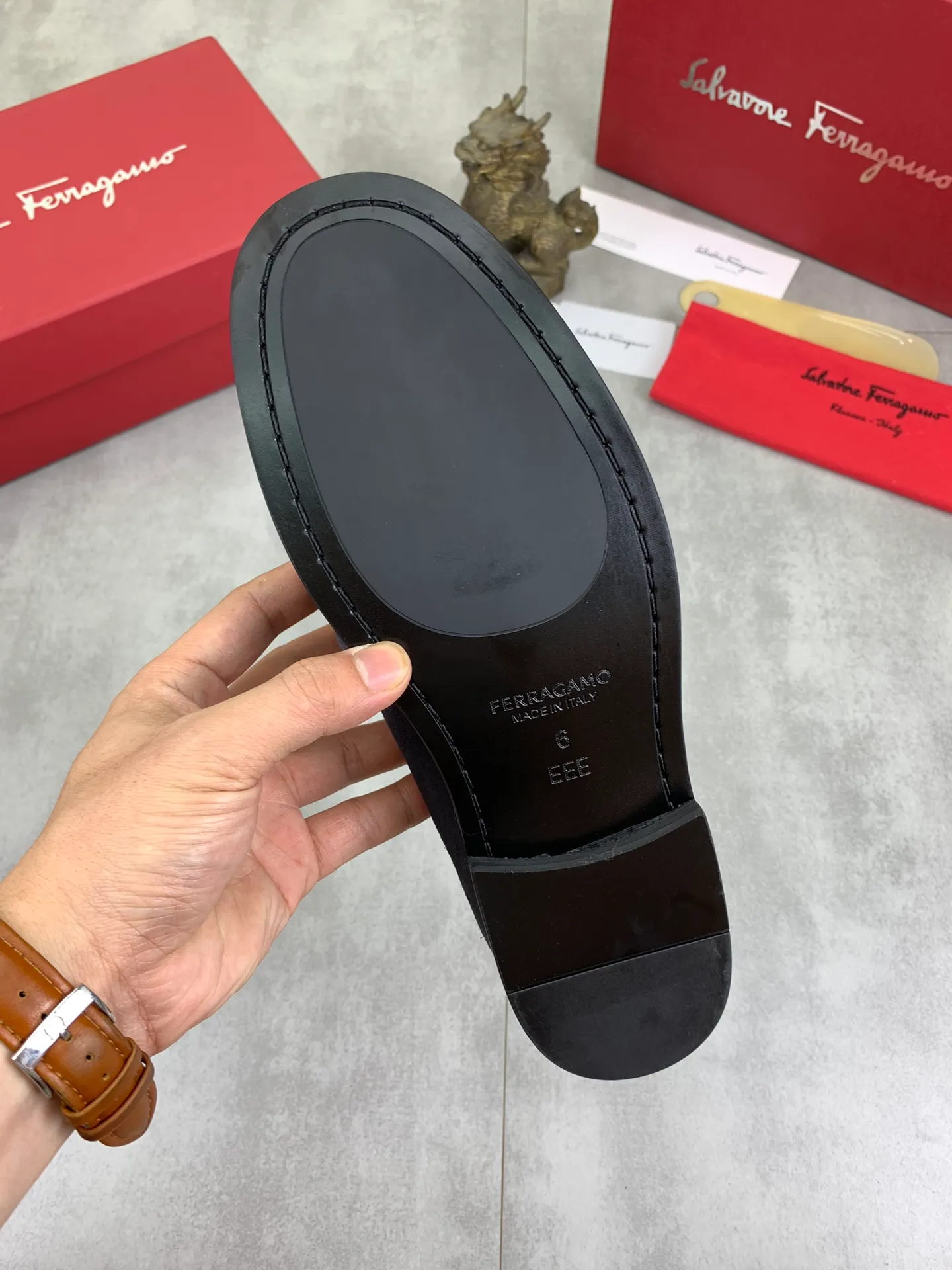 Men's Men's Shoes 💰P460💰[New Style] Water-dyed Niuli 🆘[Salvatore Ferragamo] Ferragamo's latest casual business leather shoes for men! Available at counters simultaneously! The fabric is made of specially imported original calfskin, the lining is made of imported water-dyed cowhide, and the original combination outsole is absolutely luxurious and leads the fashion trend. Matching code: 38-45; 5️⃣ colors available